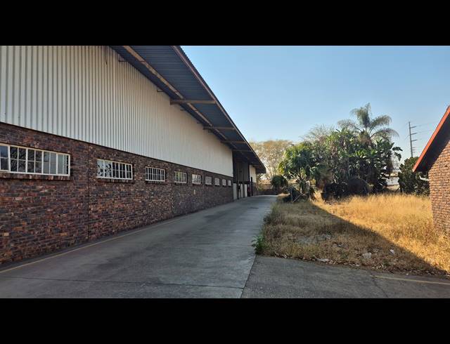 3,204M² WAREHOUSE FOR SALE IN VINTONIA
